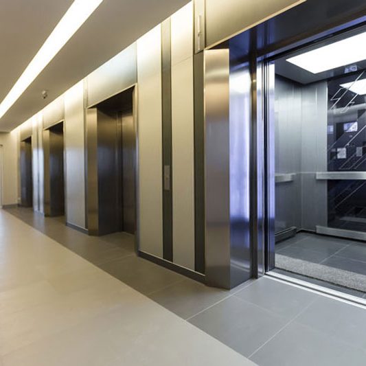 edificio multi ascensores